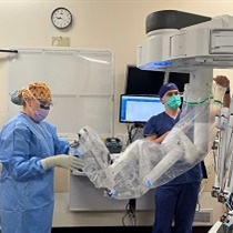 Da Vinci Xi Robot and members of the urology team